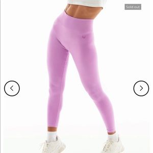 Medium, purple, seamless, squat proof leggings